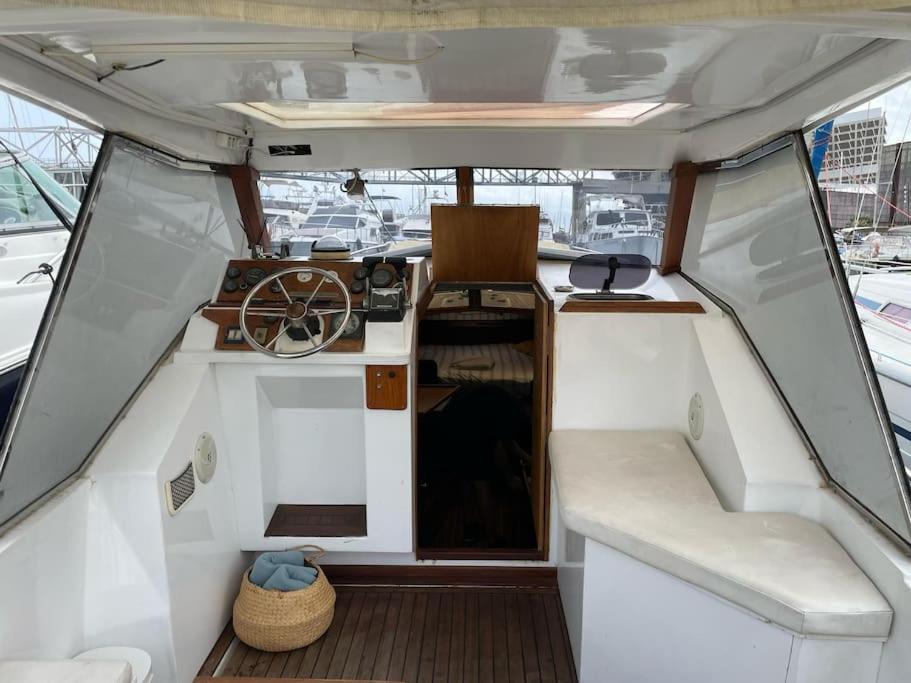 Barco Acogedor - Cosy Boat - Barcelona Otel Dış mekan fotoğraf