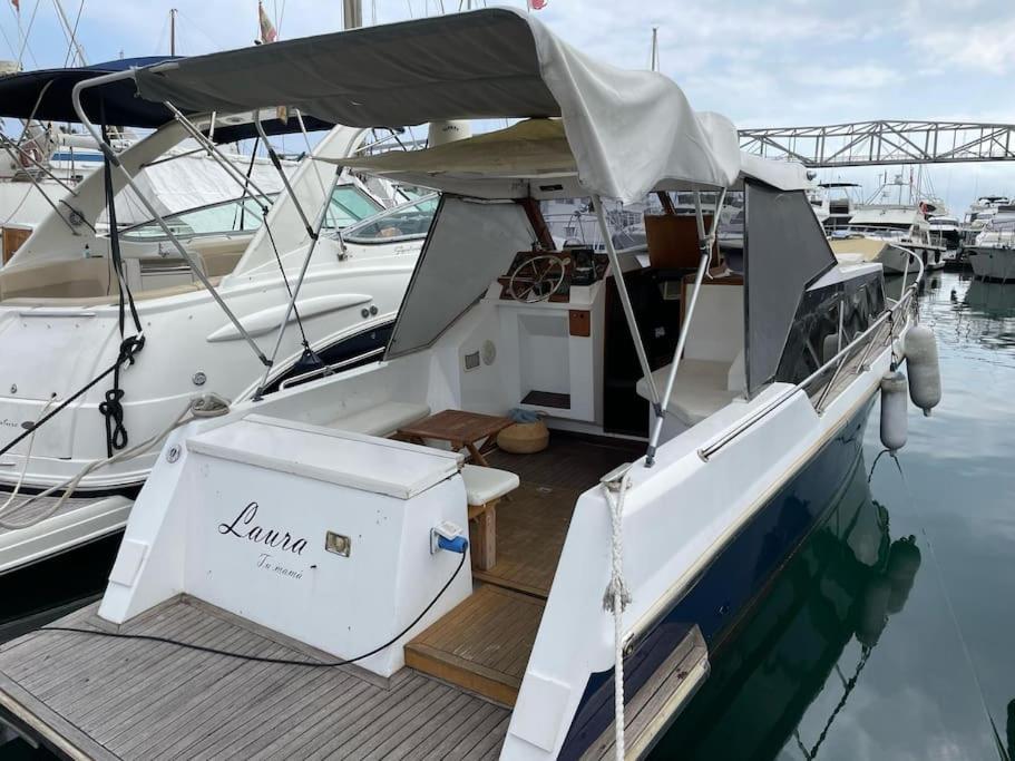 Barco Acogedor - Cosy Boat - Barcelona Otel Dış mekan fotoğraf