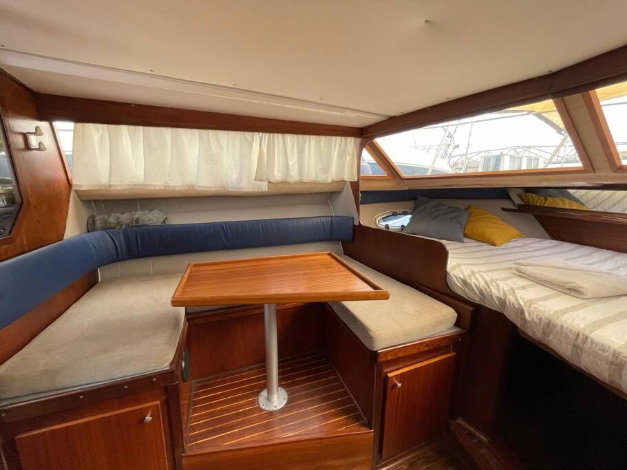 Barco Acogedor - Cosy Boat - Barcelona Otel Dış mekan fotoğraf