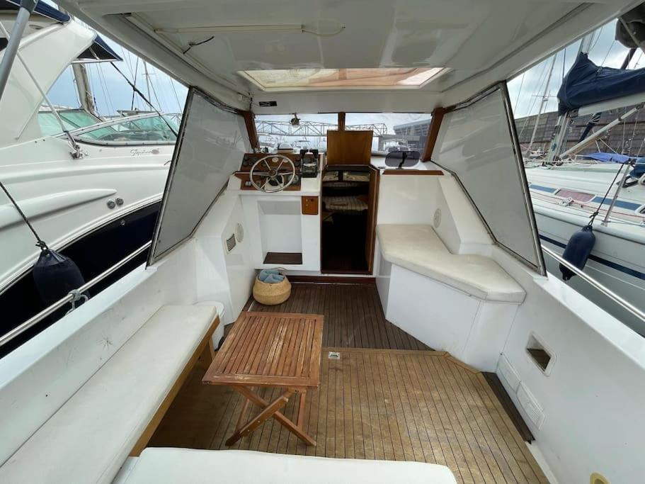Barco Acogedor - Cosy Boat - Barcelona Otel Dış mekan fotoğraf